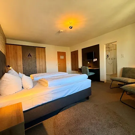 Land-gut-hotel Askania Hotel 3*