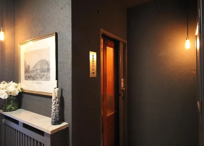 Askania 1927 Otel
